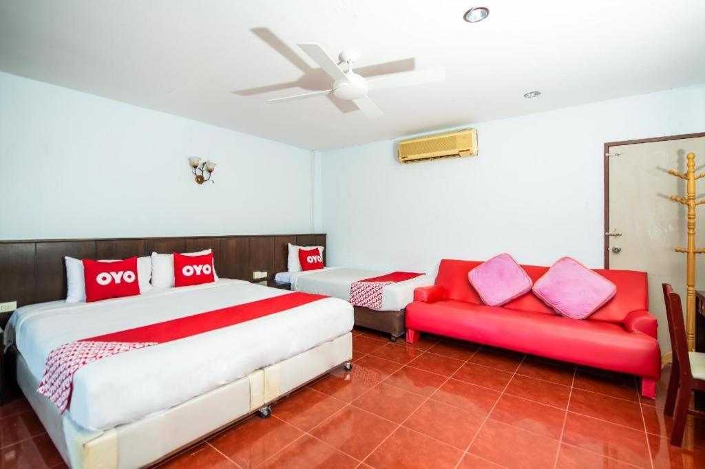 Oyo 343 Wanna Marine Hotel Patong Exterior photo