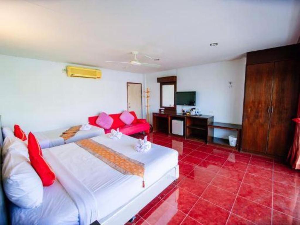 Oyo 343 Wanna Marine Hotel Patong Exterior photo