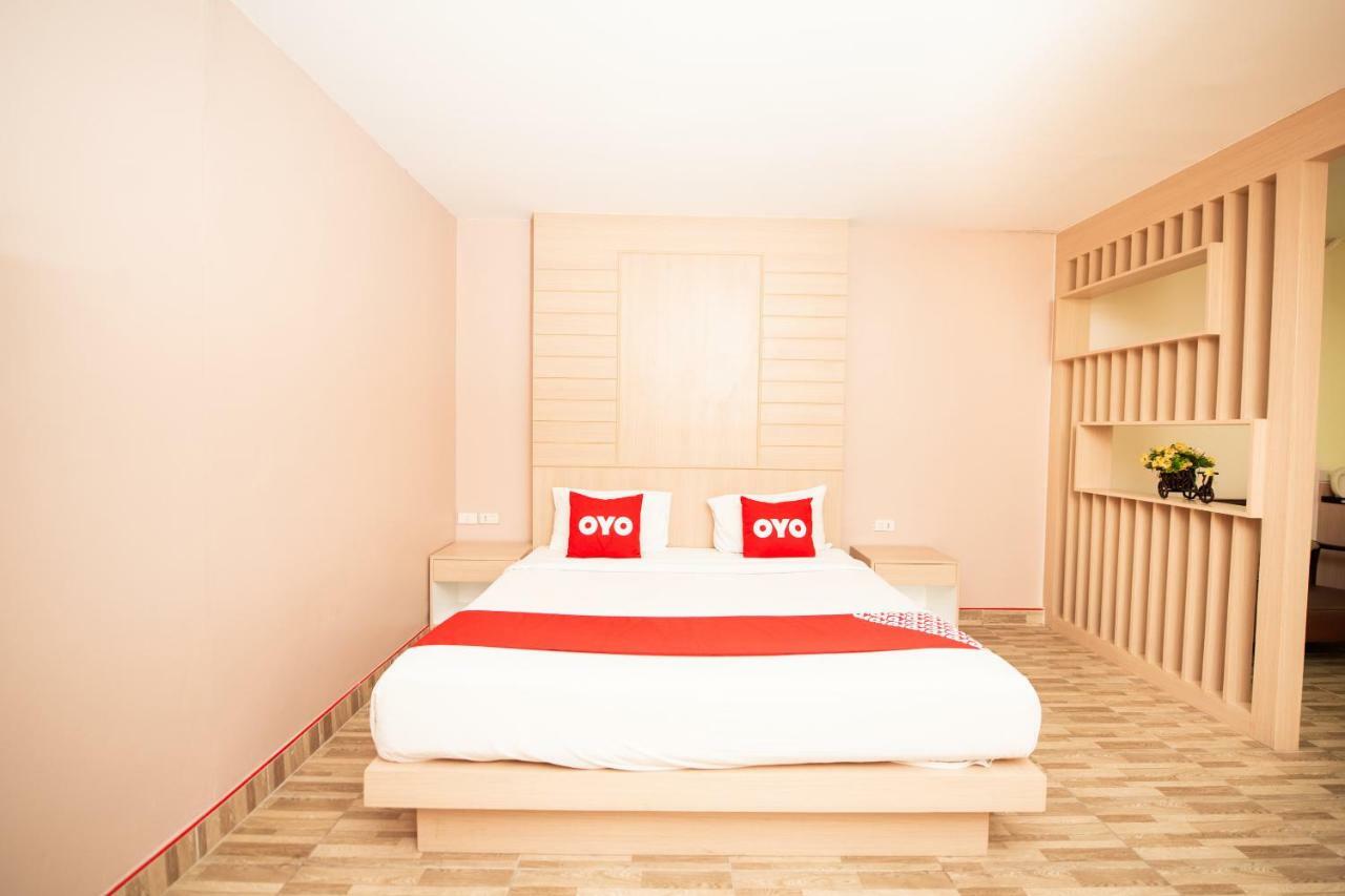 Oyo 343 Wanna Marine Hotel Patong Exterior photo